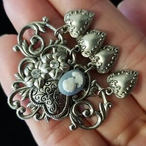 Beautiful Cameo & Hearts Motif Brooch